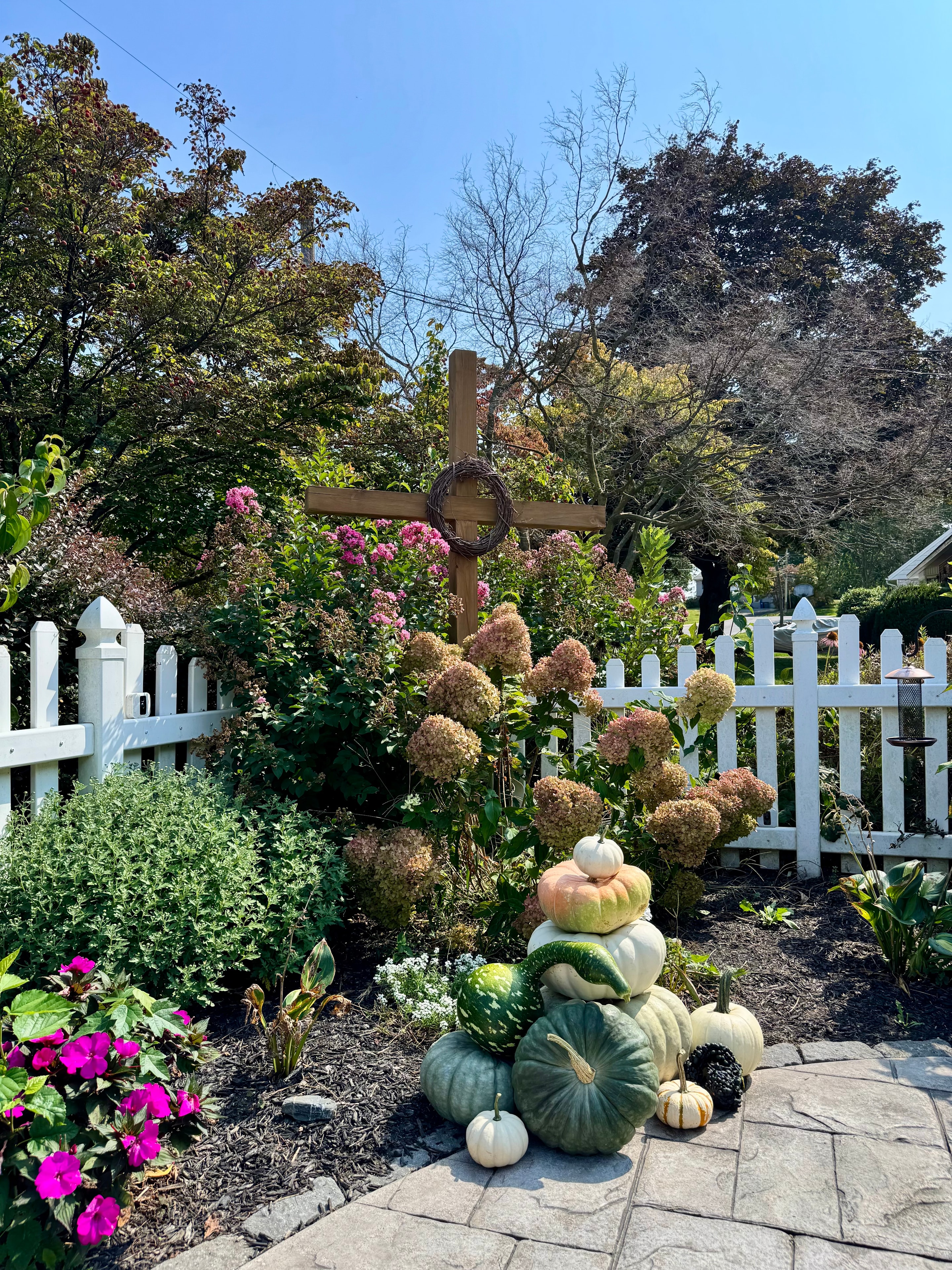 Fall porch styling by Autumn Porch Designs
